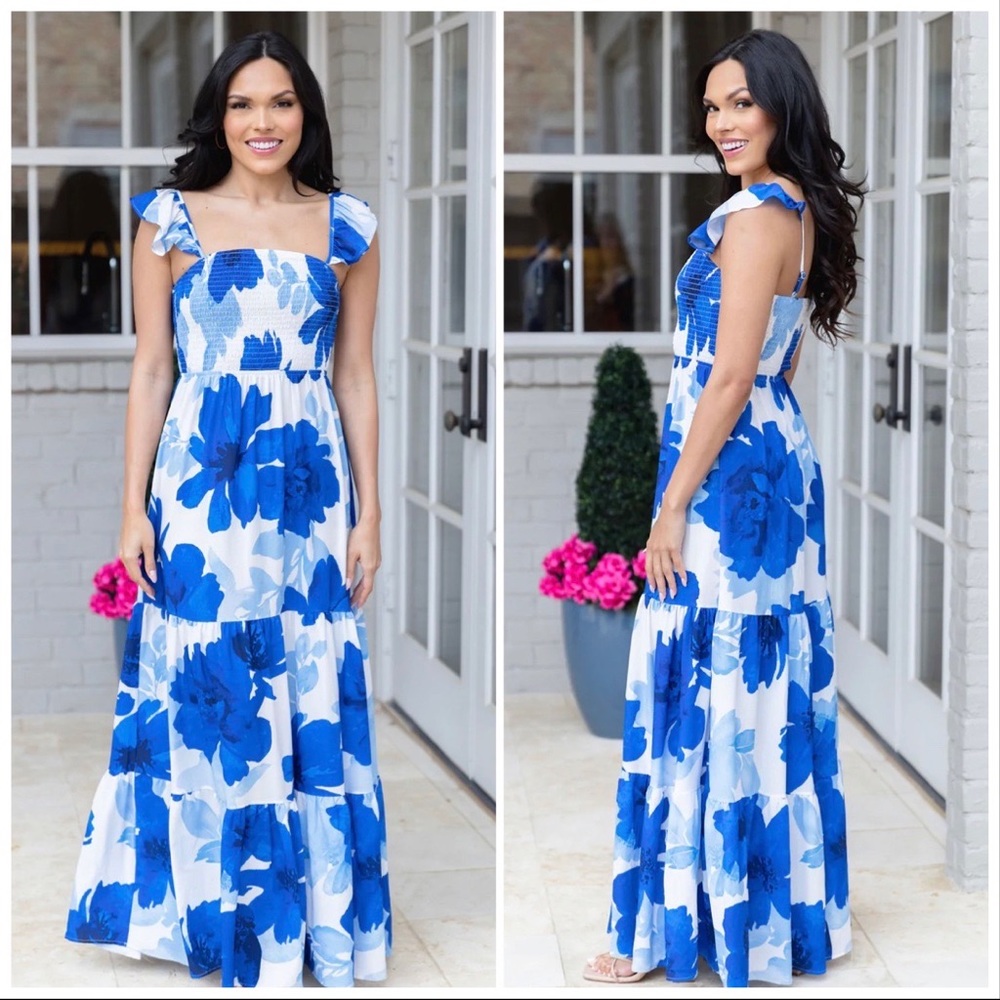 LAST 1!! 🆕 /CHARLOTTE/ Blue Floral Flowy Maxi Dress